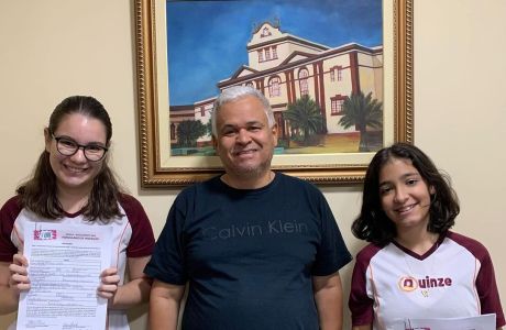 As nossas estudantes Maria Luiza Emanoela Quintans Ricardo Ferreira - 7º C e Maria Eduarda de Oliveira Carvalho - 9º A foram as vencedoras do Concurso de Redação Quinze 2024.